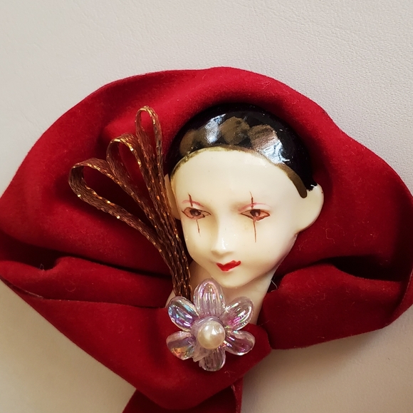 Vintage Geisha Girl Mask Brooch - Picture 2 of 11